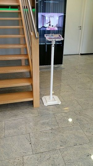 ipad kiosk freestanding footplate